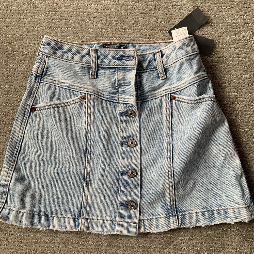 Natural Rise Skirt. Abercrombie and Fitch
